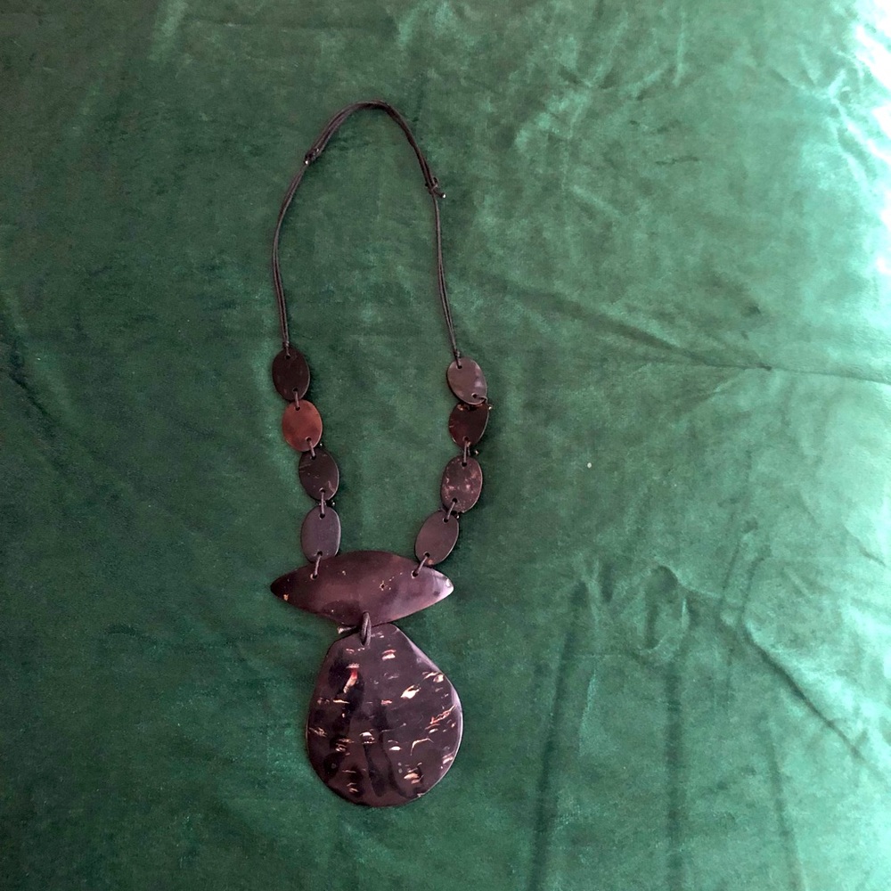 Necklaces - Picture 3 of 9